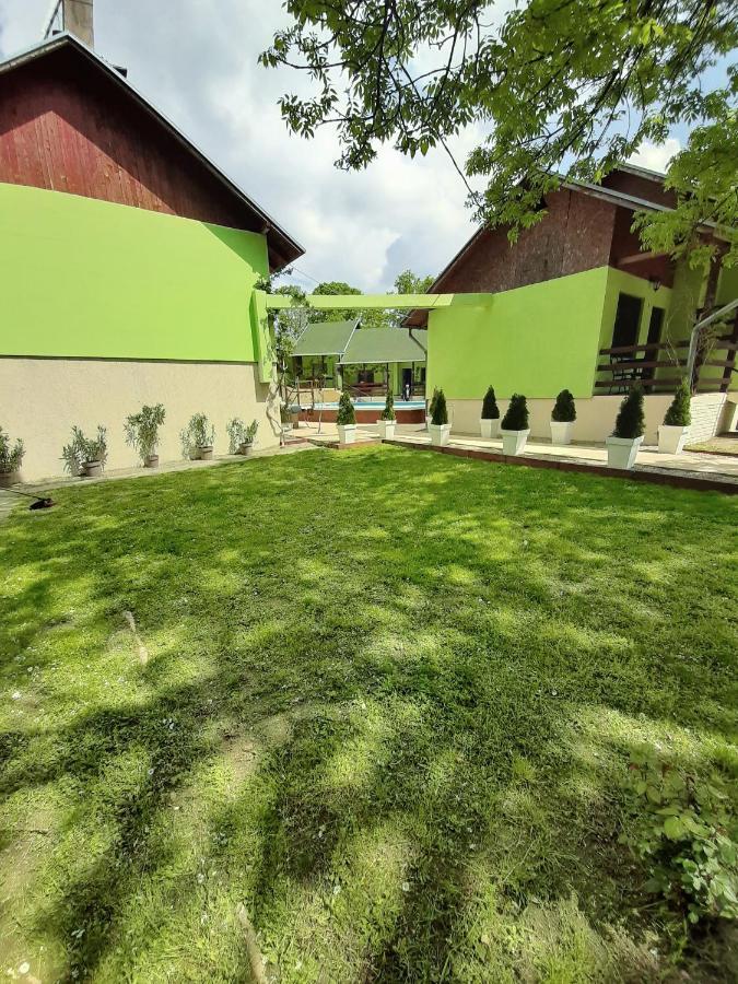 Futog Pool And Villa Splav Dunavac מראה חיצוני תמונה