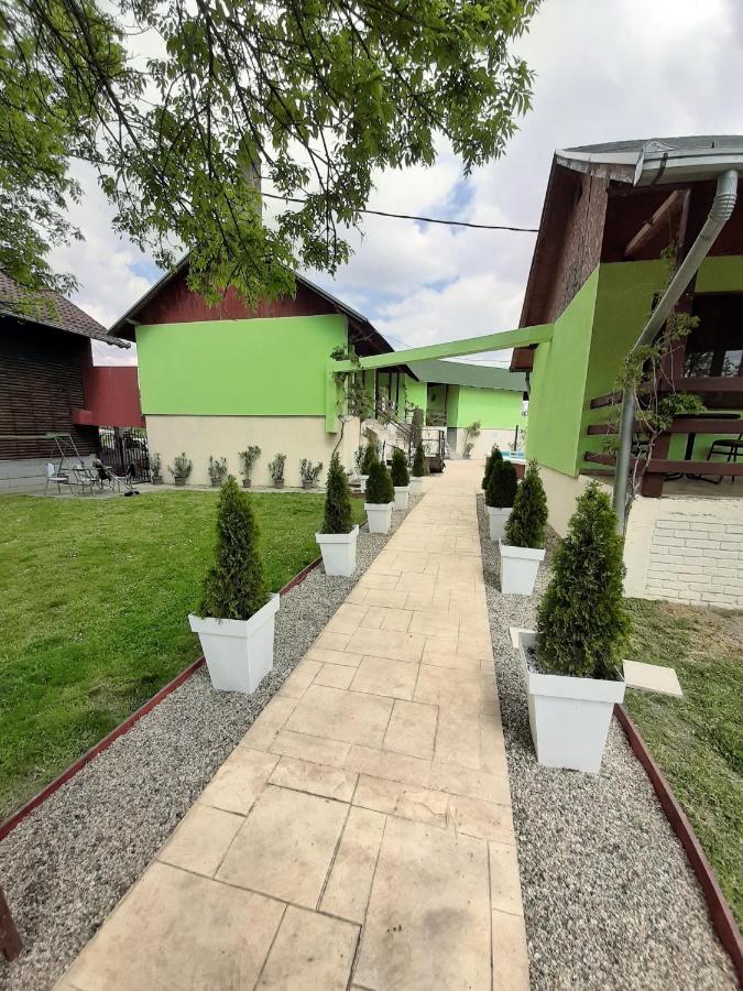 Futog Pool And Villa Splav Dunavac מראה חיצוני תמונה